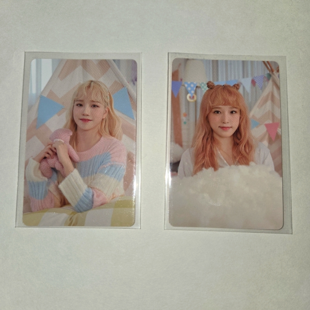 Set of 2 IZ*ONE Secret Diary Photocards Spring Collection 2020